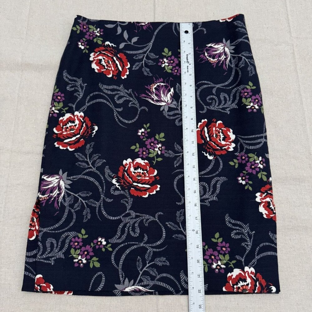 LOFT Floral Pencil Skirt Women’s Size 6 Blue Red Zip Back Vent - Picture 3 of 8